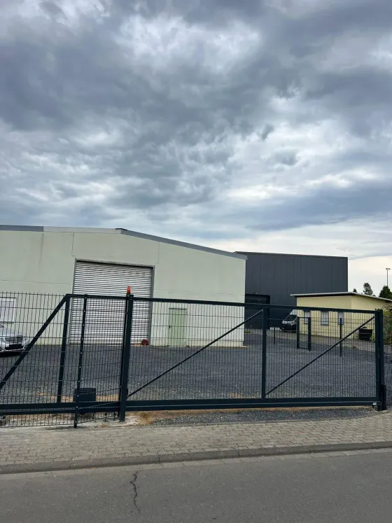 Industriezaun in Würzburg - fachgerechte Ausführung vor Ort